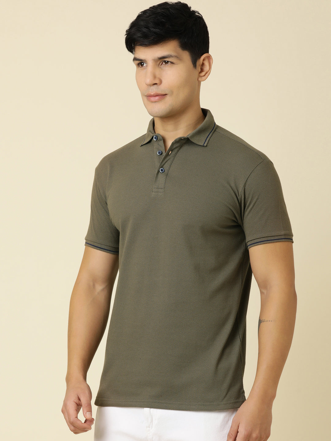 Men Solid Polo Neck Olive T-Shirt