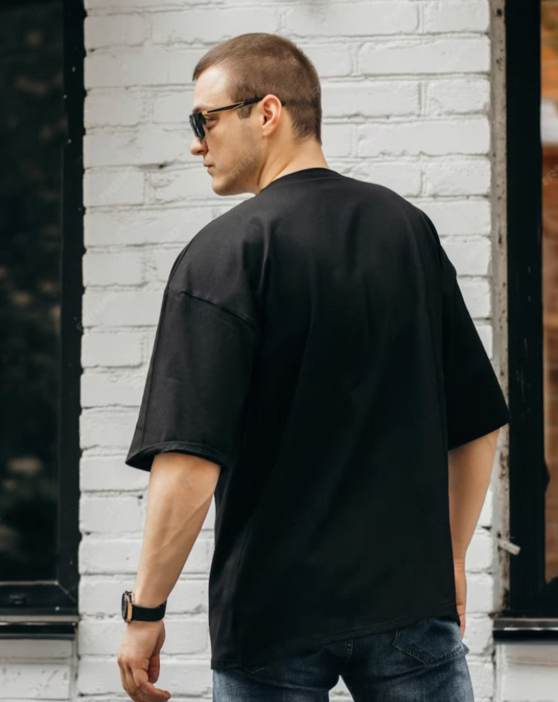 Broon Men Solid Black Oversize Round Neck T-Shirt