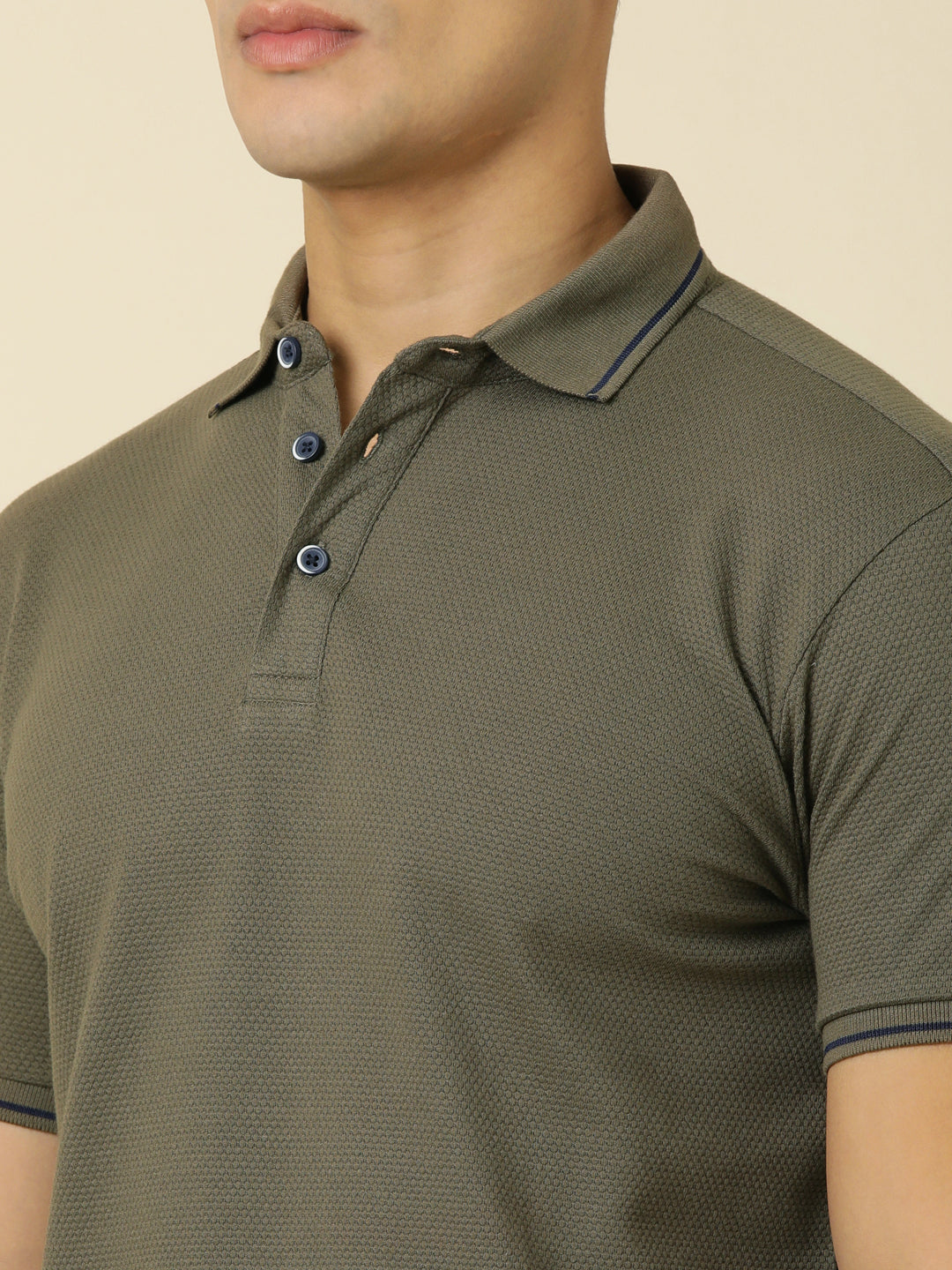 Men Solid Polo Neck Olive T-Shirt