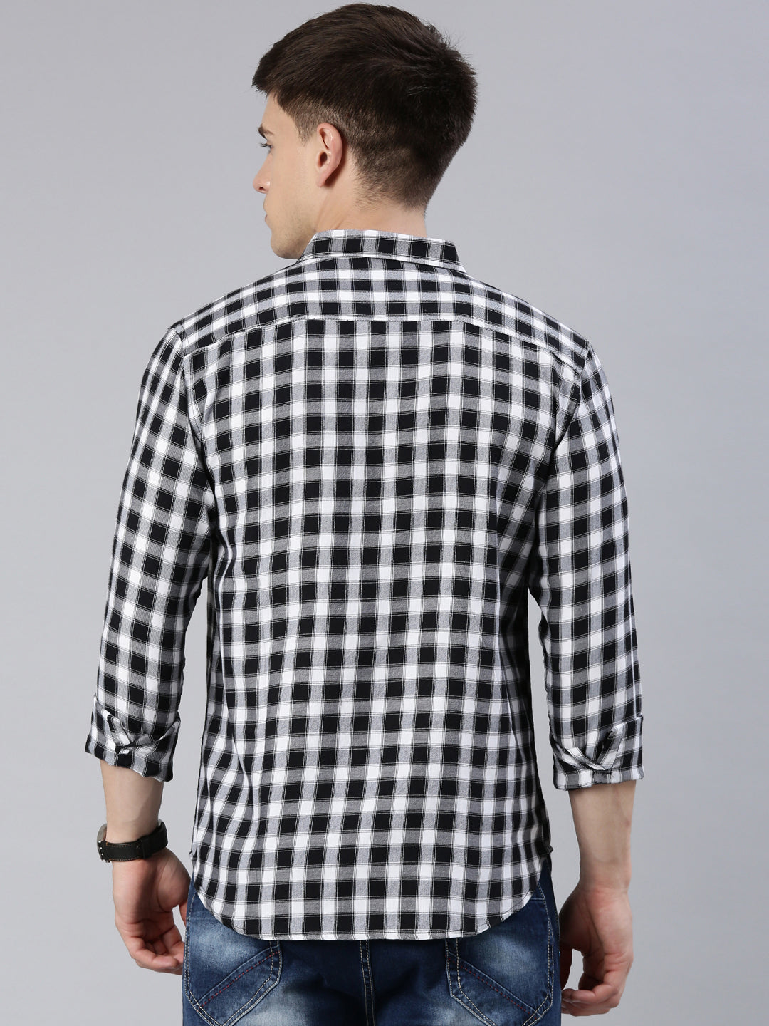 Men Black and White Checked Cotton Blend Casual Full Sleeve Shirt