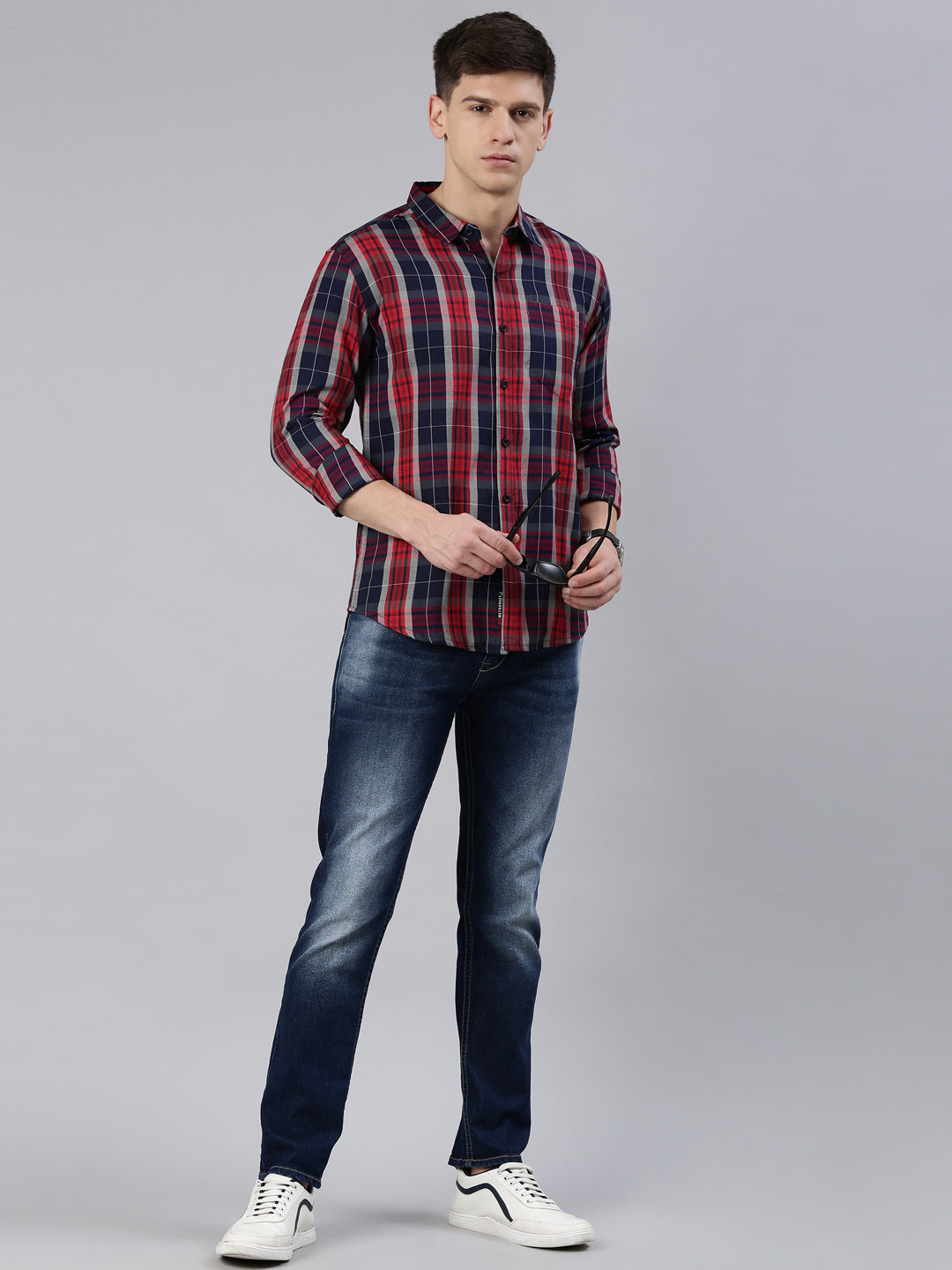 Men Navy Blue and Red Checked Cotton Blend Casual Full Sleeve Shirt