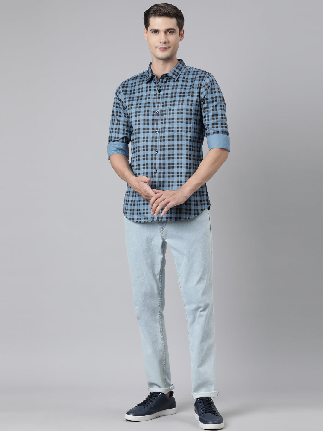 BROON Men Blue And Black Checkered Pure Cotton Full Sleeve Shirt