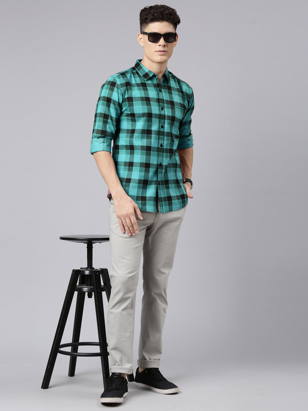 Men Teal Green And Black Checkered Pure Cotton Full Sleeve Casual Shirt