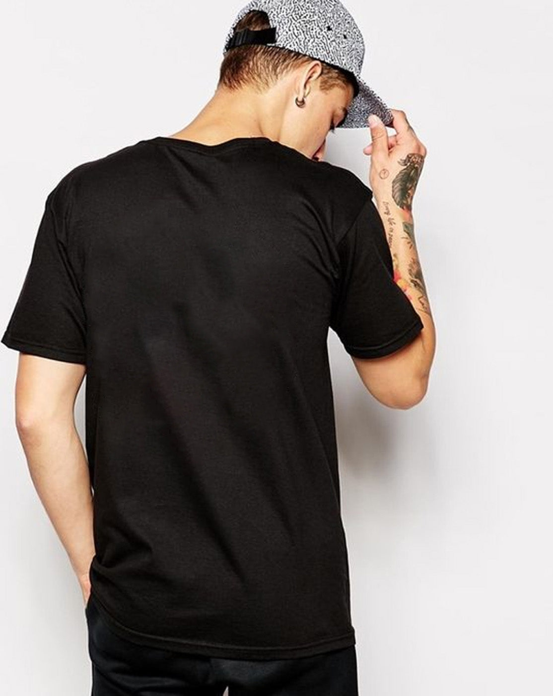 Broon Men Black Solid Round Neck T-Shirt