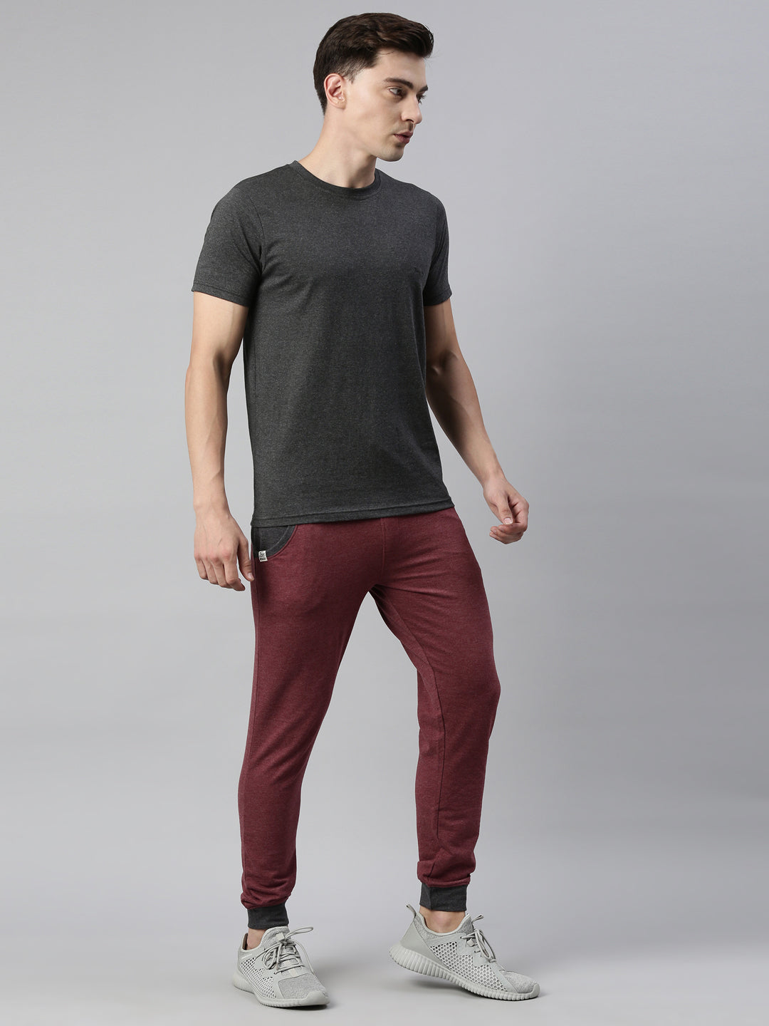 JOVEN MEN T-SHIRT AND JOGGER TRACKSUIT