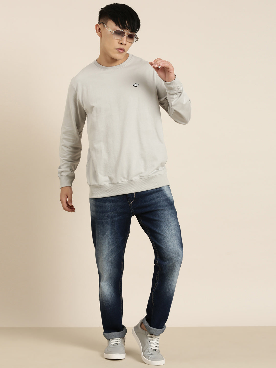 Men's Solid Round Neck Full Sleeve Sweatshirt