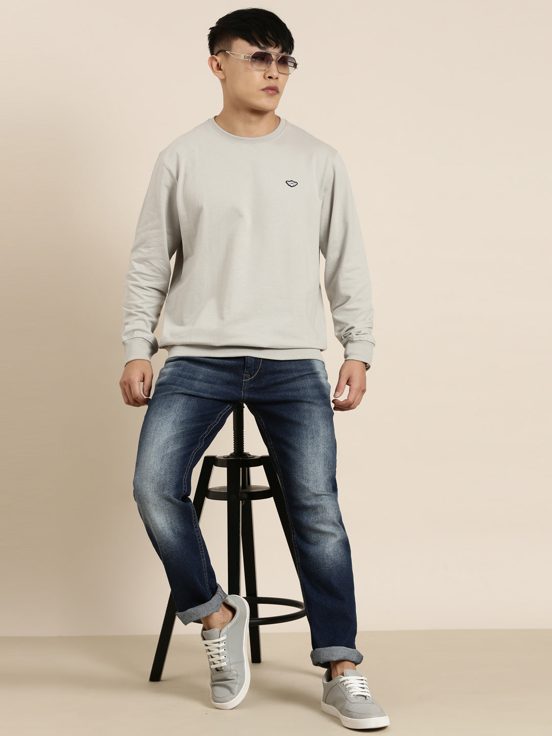 Men's Solid Round Neck Full Sleeve Sweatshirt